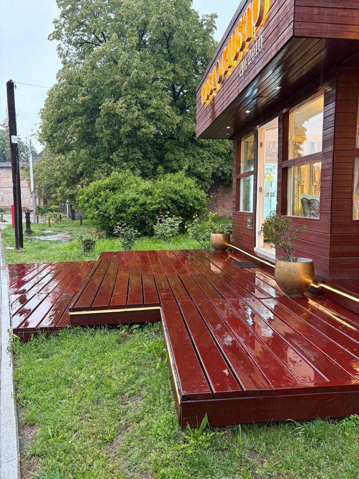 Търговище и Балени, Румъния